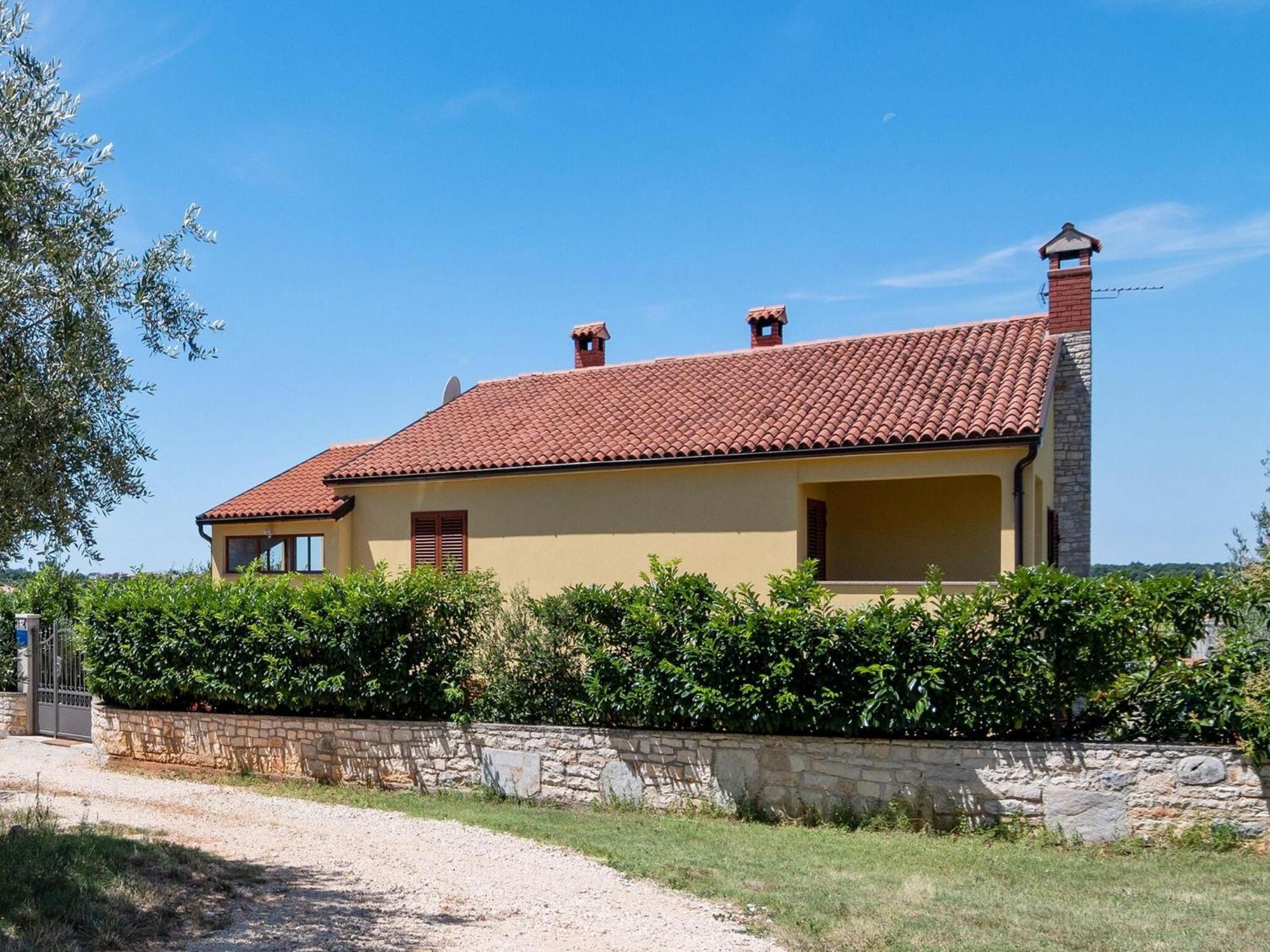 Secluded Apartment In Pore With Garden Porec Exterior photo